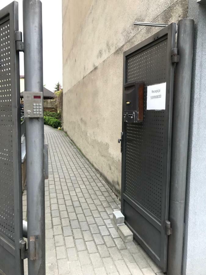 Clarus Mons Studio Vandrerhjem Częstochowa Eksteriør bilde