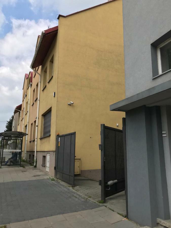 Clarus Mons Studio Vandrerhjem Częstochowa Eksteriør bilde
